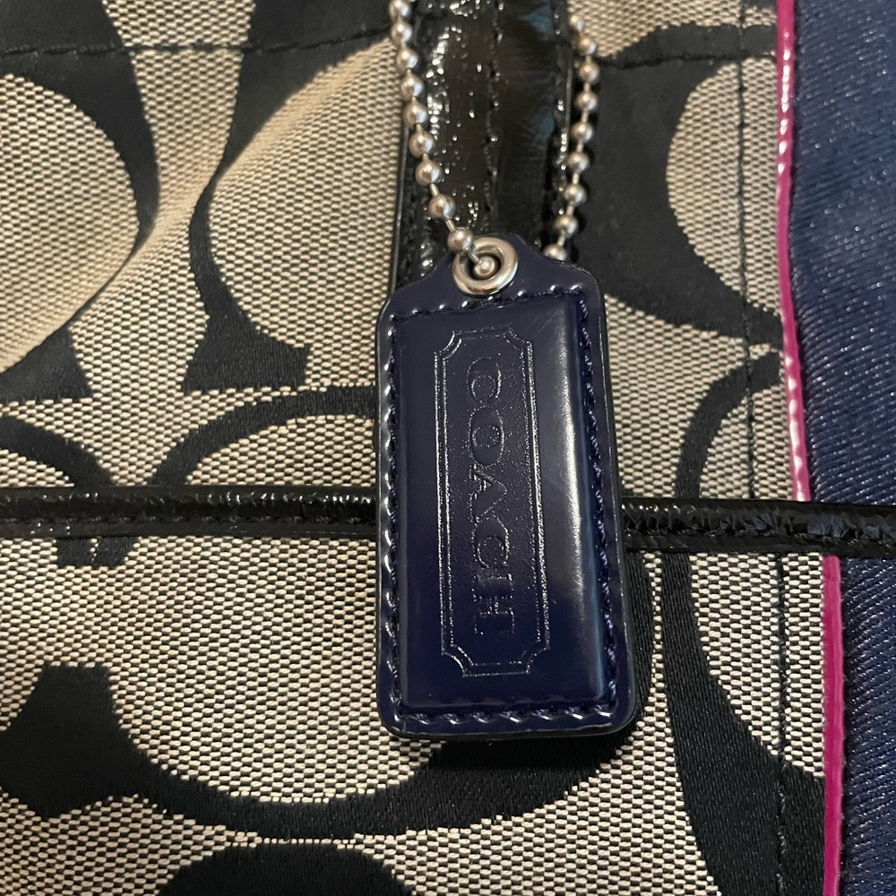 Coach shoulder bag authentic - Picture 4 of 7